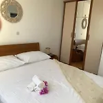 Leko Apartment *