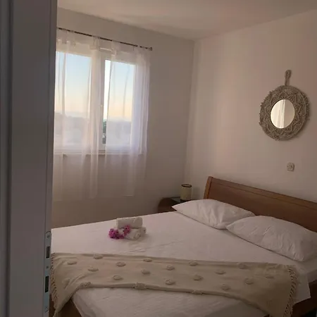 Leko Apartment *