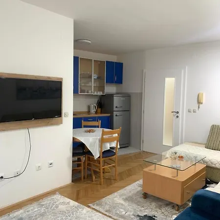 Leko Lägenhet Makarska