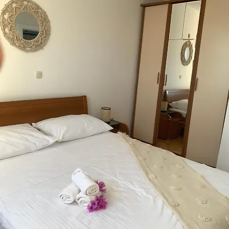 Leko Apartment *